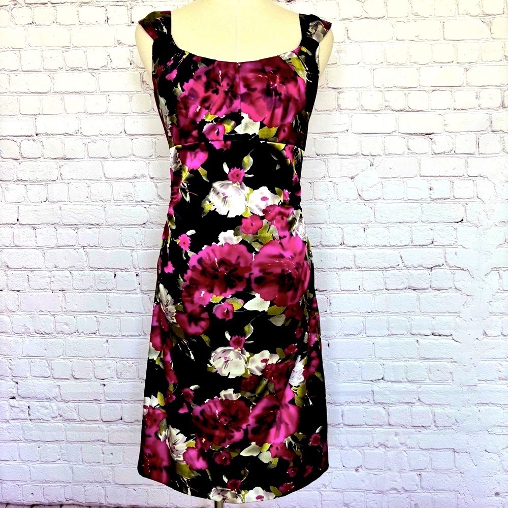 MAGGY LONDON Black Floral Sleeveless Knee Length Satin Sheath Dress--EUC--8